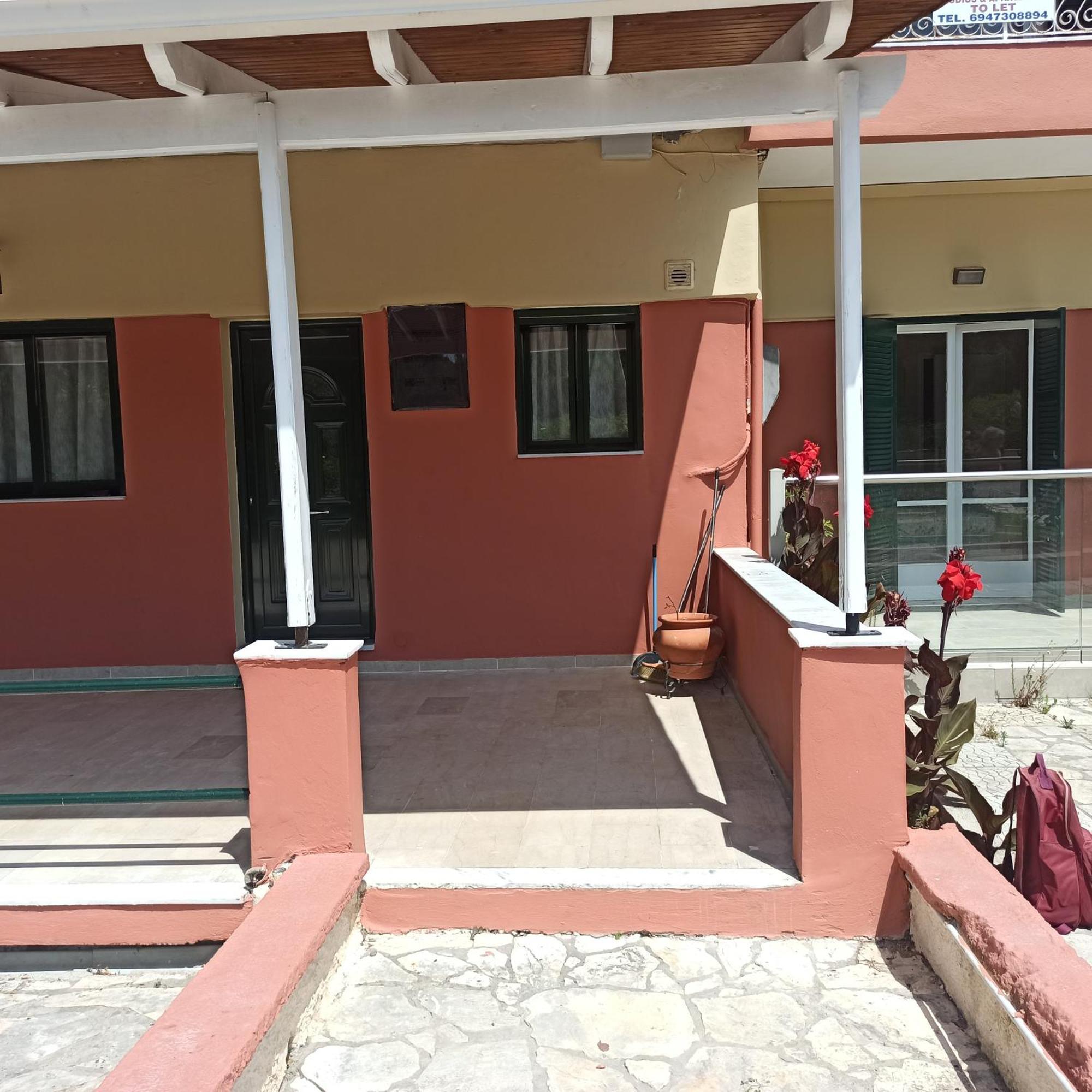 Foteinos Apartments Perivólion الغرفة الصورة